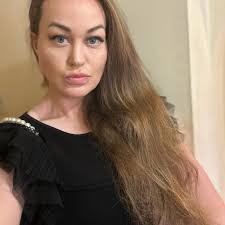 Hairstyle for this week 💖 Front braids were supposed to be tight but  feathered out. Not sure where it went wrong. 🤔