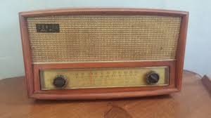 Commonly abbreviated as the '50s or fifties) was a decade of the gregorian calendar that began on january 1, 1950, and ended on december 31, 1959. Antique 1950s Zenith S 52224 Am Fm Tube Radio Works Desk Table Top Model Radio Vintage Radio Antiques