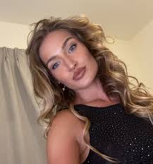 Beckie Hughes's Instagram, Twitter & Facebook