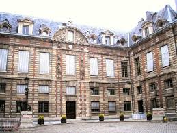 Le palais vivienne est un espace de réception dans le 2e arrondissement de paris. Hotel Tubeuf Paris Angle Rue Vivienne Des Petits Champs Louis Xiii Frankreich