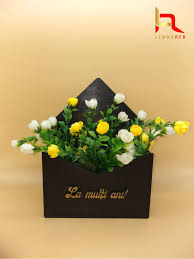 Sally hambleton estrena flowers to go, un espacio en el gourmet de el corte inglés de castellana para acercar las flores a tu día a día. Cutie Lemn Pentru Aranjamente Florale