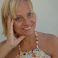 Dana Swain's Instagram, Twitter & Facebook