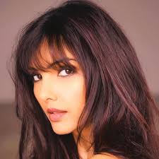 Repost from @psych_today • It's easy to get swept off your feet early in  the relationship and imagine that rush will last forever. "We might like to  think that we're in total