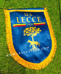 Lecce non ha sempre avuto questo emblema comunale. M908 U S Lecce Borsone Giocatori Ufficiale Promo Instagram Lecce Store