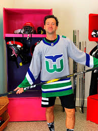 That's because when the carolina hurricanes visit the bruins on tuesday evening, they'll have replaced their normal uniforms for those of the beloved hartford whalers. Nhl Justin Williams Just Missed These Carolina Hurricanes X Whalers Reverseretro Jerseys By Adidas Tw Justinwilliams Facebook