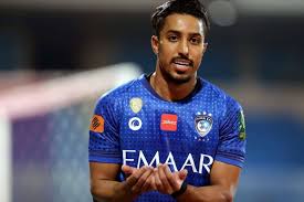 بعد دخول اللاعب الدولي ونجم فريق الهلال سالم الدوسري @salem_d29 إلى عالم الإبل بحسب إعلانه في #مجلس_الصياهد وإبرامه صفقة اليوم على 4 متون في لون الوضح أرحب. Llnvlvx6tzbxjm