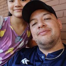 Hoy quiero decir que en ocasiones por cosas de la vida dejamos de lado  muchas cosas importantes como la familia y nos excusamos con que no hay  tiempo, estoy cansado y demás..