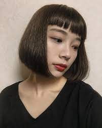 茉莉 まつり さんはinstagramを利用しています 美しいモード系前下がりボブ これでわたしも山口小夜子 ああ成人式夢の日本髪はオサラバ そしてそろそろ眉毛描くのがめんどくさい 前髪伸びて欲しい ナチュラルヘアスタイル ショートヘア 女の子 前下がりボブ