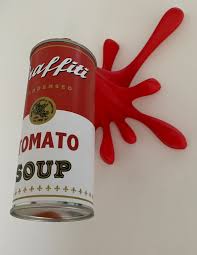Il ne prend pas de sucre. 2fast Campbell Soup Red Sculpture Street Art Plazzart