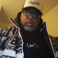 Robert Mello McKnight (@redlionmello) • Instagram photos and videos