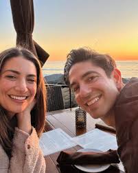 𝑳𝒊𝒏𝒅𝒔𝒂𝒚 𝑺𝒖𝒓𝒐𝒘𝒊𝒕𝒛