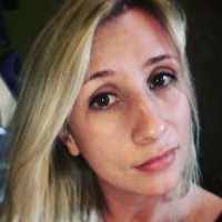 How to Color Your Hair Purple Without Using Chemical Dyes