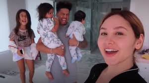 A former college basketball player and a current youtube star and internet sensation austin mcbroom drew his first breath in california, in 1992. Austin Catherine Mcbroom Respond As Ace Family Fight Disturbs Fans Dexerto