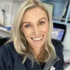 After the end of an era at Evervet where over 7 years I progressed from  receptionist to nurse and finally veterinarian! I'm ecstatic to share that  I'm starting a new position as