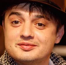 He digs out some of his favourite records and books before locking us in the bathroom. Celebrities Pete Doherty Declares His Love For Amy Winehouse Welt