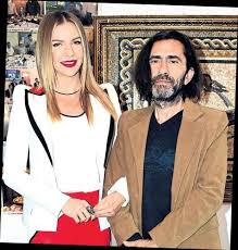Ni̇ran ünsal ve peker açikalin'in kizi nari̇n şeker büyüdü şarkıcı niran ünsal ile oyuncu peker açıkalın'ın kızları. Ivana Sert Motor Sozlerine Cevap Verdi