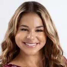 Amy Wier's Instagram, Twitter & Facebook