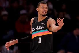 Os Spurs esperam que essa dose de adversidade os estimule a vencer mais do que os 76ers.