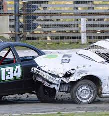 Stratford Speedway: Crowds kept entertained by afternoon and evening racing 
