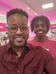 Keith Blunt's Instagram, Twitter & Facebook