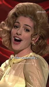 Holly Peacock's Instagram, Twitter & Facebook