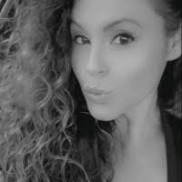 Elizabeth Mcaleer's Instagram, Twitter & Facebook