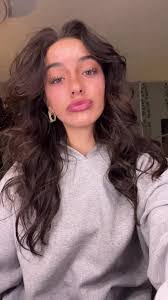 Nadia Lane's Instagram, Twitter & Facebook