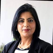 Lili Seif's Instagram, Twitter & Facebook