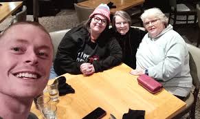 What is the name of the restaurant in Brookfield, Missouri?