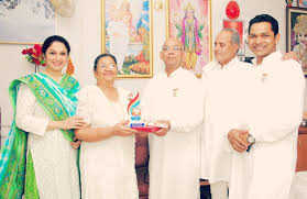 Please download one of our supported browsers. Gracy Singh On Twitter Delighted To See My Mother Receive The Best Student Of The Year Trophy From Bk Suraj Bhaiji Happy Birthday Mom