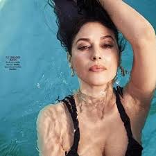 Monica anna maria bellucci is an italian actress and fashion model. Monika Belluchchi Blesnula Roskoshnymi Formami Na Oblozhke Italnyakogo Glyanca Rbk Ukraina Novosti