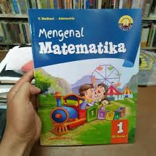 Diawal semester 2 ini materi matematika untuk kelas 1 sd dimulai dengan pembelajaran mengenal bilangan cacah. Bisa Cod Buku Sd Mengenal Matematika Kelas 1 Yudhistira Lainnya Buku Tema Kelas 1 Sd