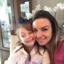 Minha melhor versão: ser Mãe dessa Menina💕. Meu maior desafio, meu maior  orgulho, minha maior gratidão. Todo amor que eu tenho é seu💕🙏 Parabéns a  todas nós mães que não somos nada