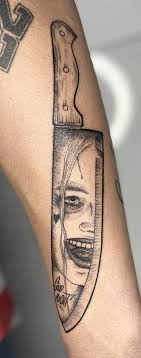 Harley was the joker's psychiatrist and the two fell in love and formed a supervillain duo. Harley Quinn Tattoos Meanings Tattoo Designs Ideas