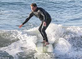 The talented actor made his debut on forbes rich list in 2015 with a paycheck of 2021. Hanging Loose Jonah Hill Hits The Waves Near Los Angeles For A Surfing Trip With A Friend Aktuelle Boulevard Nachrichten Und Fotogalerien Zu Stars Sternchen