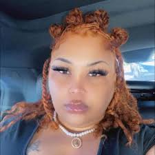 Lisa Elzy (@lisa.t.elzy)