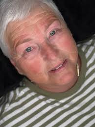 Beauty @pernille.alyssa 🤩 Ja, ook dit is permanente make-up! Geen dikke  “blokken” of hele donkere wenkbrauwen. Maar mooi zacht & natuurlijk 😍 Over  6 weken de nabehandeling! Pigmenten: 1/2/5/9 @etalonmix.nl Machine en