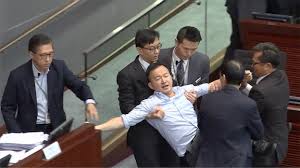 陳志全), also called slow beat (慢必) in his radio career, is a member of the legislative council of hong kong (representing the new territories east constituency), presenter and former chief executive officer of hong kong reporter. ä¸€åœ°å…©æª¢æœƒè­°çˆ†æ··äº‚å€è«¾è»'é™³å¿—å…¨ç­‰4äººè¢«é€é›¢å ´ å³æ™‚æ–°èž æ¸¯æ¾³ On Ccæ±ç¶²