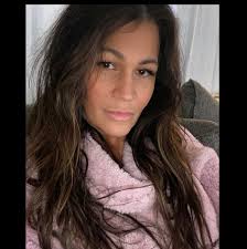 Peacock Spider 🕷 It DANCES to Survive! It jumps, waves, and flashes  colors, all to impress a female. And if she's not into it he might not  survive! #animals #peacockspider #spiderdance #weirdcreatures #