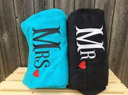 Mr Mrs Beach Towel Set Mr And Mrs Wedding Gift Beach Towels Towels Wedding Towels Beach Destination Wedding Gifts Embroidered Beach Towel Beach Towel Set