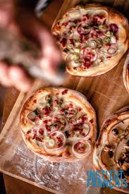 Check out inspiring examples of flammkuchen artwork on deviantart, and get inspired by our community of talented artists. Kursprogramm Institut Francais D Autriche Vienne
