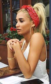 22 Bandana Hairstyles To Set Your Hair To Be More Neat And Beautiful Scarf Hairstyles Headband Hairstyles Bandana Hairstyles