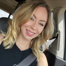 Mrs America Presents