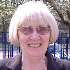 Hi, I'm trying to find a Julie Batten, sister of a Glenn Batten, parents  names Jim and Silvia, they lived