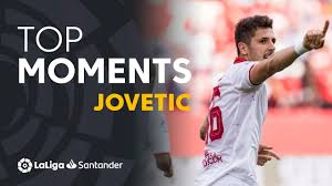 Pozicioni i tij kryesor është një sulmues i dytë, edhe pse ai gjithashtu mund të veprojë si një mesfushor sulmues ose një anësor. Laliga Memory Stevan Jovetic Youtube