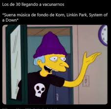 Usuarios viralizan memes por la llegada de la vacuna sinopharm al perú. Vuly04yxcu775m