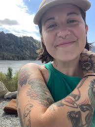 Hi there to all of you. I'm Layla Schmidt, and I'm a private  landlord/landlady seeking occupants for the house I own. My properties are  affordable and readily available. There are short- and