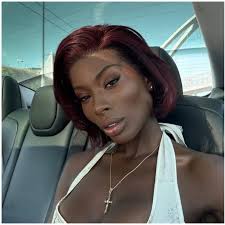 Wanda Nara attacca Mauro Icardi: "Mi ricatta con video intimi". Poi  annuncia la rottura con L-Gante: "La telenovela è finita, continuala senza  di me"