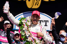 Castroneves at the indianapolis motor speedway for carb day for the 2009 indianapolis 500. Yww3z Watimgcm