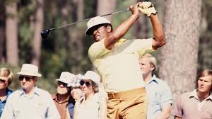 Lee elder watches his chip shot in front of a small gallery during the 1975 masters tournament at augusta national golf club on april 1975 in augusta, georgia. Augusta National Announces A New Honorary Starter For 2021 Masters